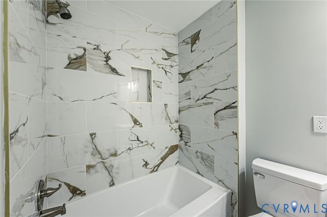 9305 Crystalwood Ln, Henrico, VA 23294