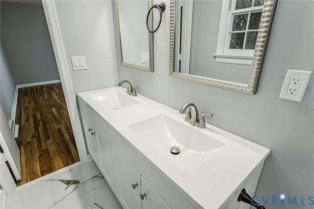 9305 Crystalwood Ln, Henrico, VA 23294