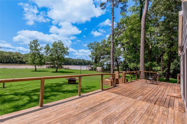 172 Lake Drive, Trinity, TX 75862