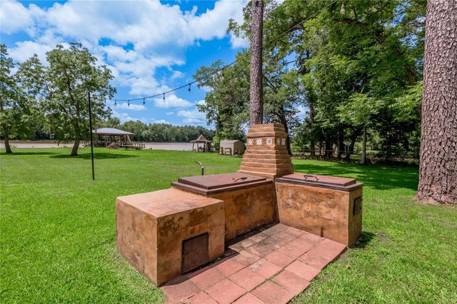 172 Lake Drive, Trinity, TX 75862
