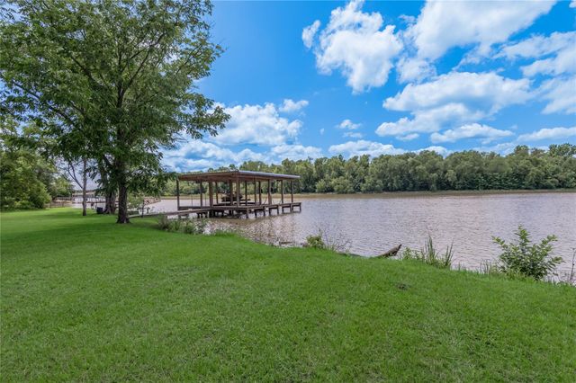 172 Lake Drive, Trinity, TX 75862