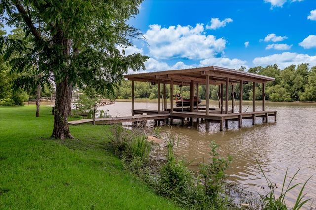 172 Lake Drive, Trinity, TX 75862