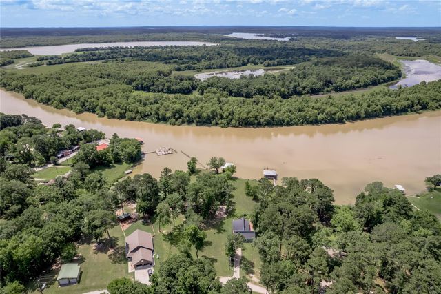 172 Lake Drive, Trinity, TX 75862