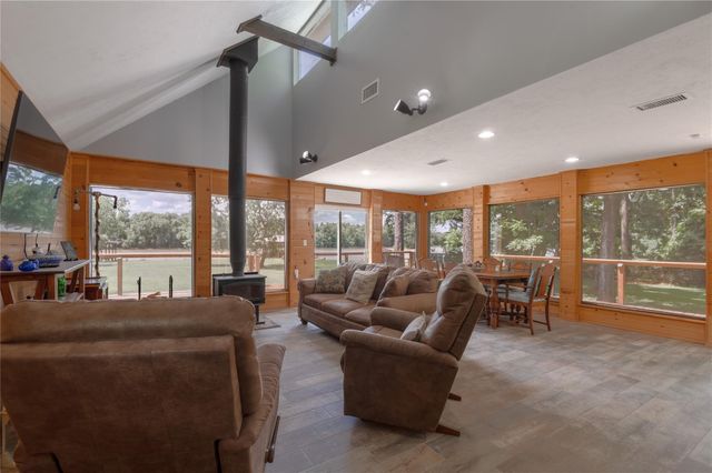 172 Lake Drive, Trinity, TX 75862