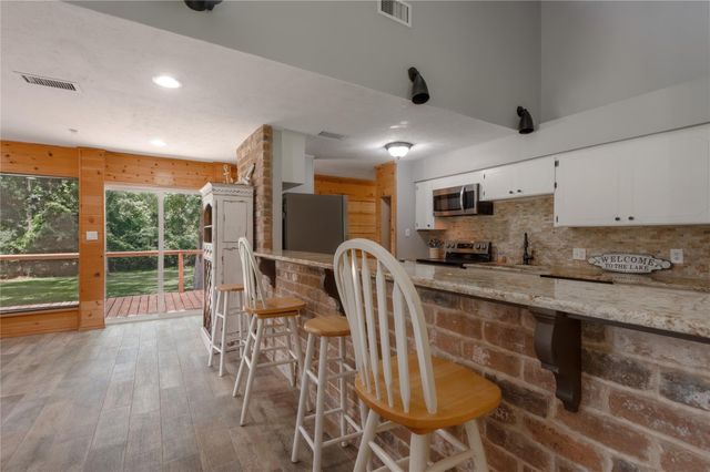172 Lake Drive, Trinity, TX 75862