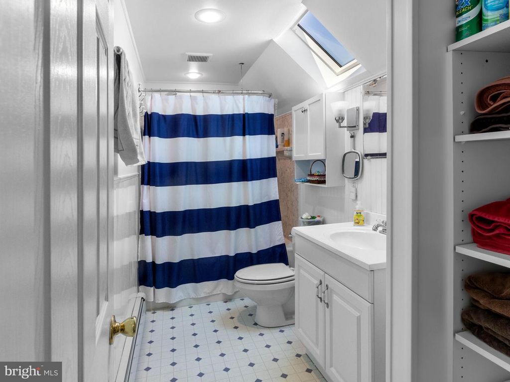 14 HARP RD, Levittown, PA 19056