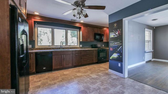 511 S WHITE HORSE PIKE, Hammonton, NJ 08037