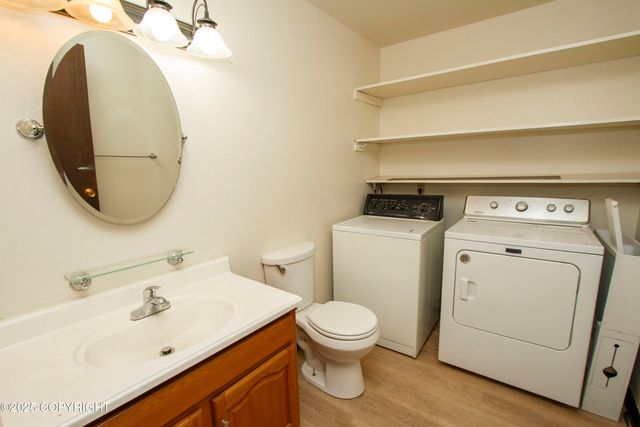 6229 Winding Way, Anchorage, AK 99504