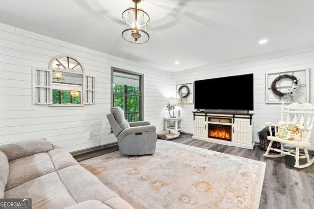 290 Sharptop Ridge Road, Jasper, GA 30143