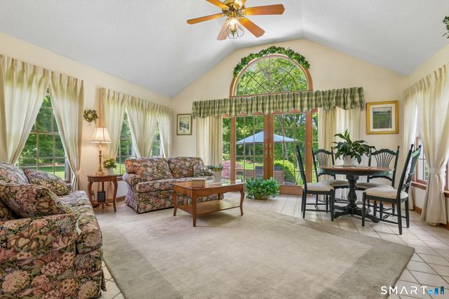50 River View Court, Cheshire, CT 06410