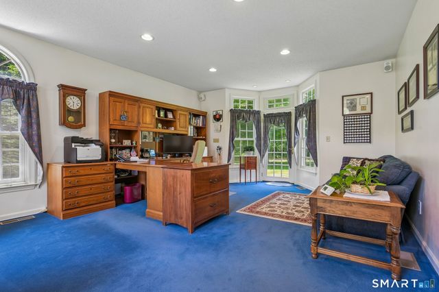 50 River View Court, Cheshire, CT 06410