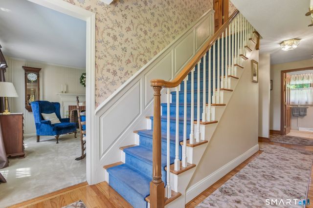 50 River View Court, Cheshire, CT 06410