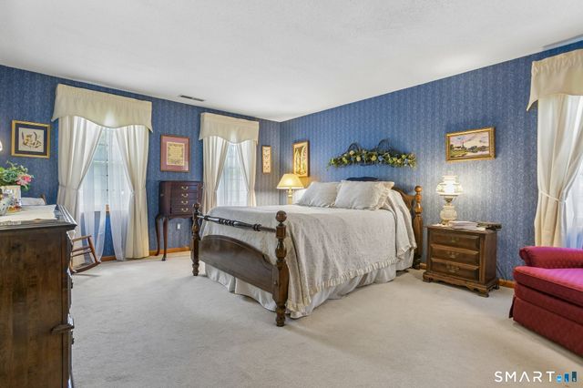50 River View Court, Cheshire, CT 06410
