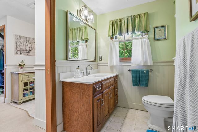 50 River View Court, Cheshire, CT 06410