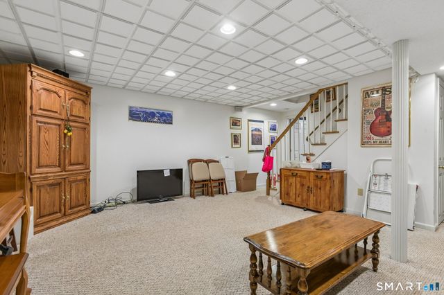 50 River View Court, Cheshire, CT 06410