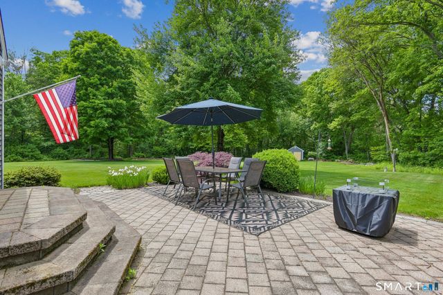 50 River View Court, Cheshire, CT 06410