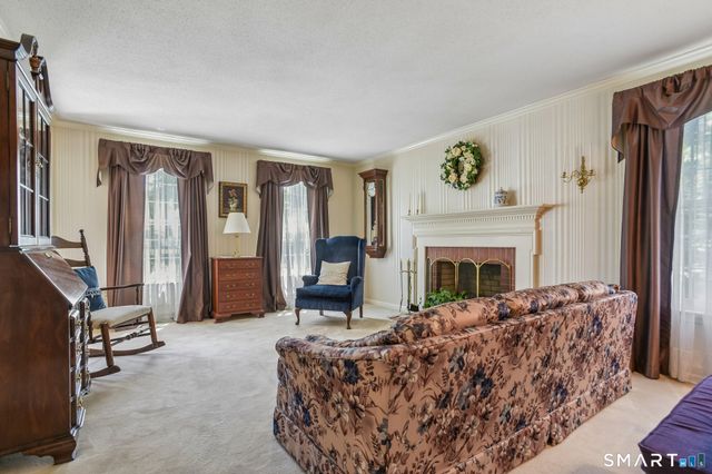 50 River View Court, Cheshire, CT 06410