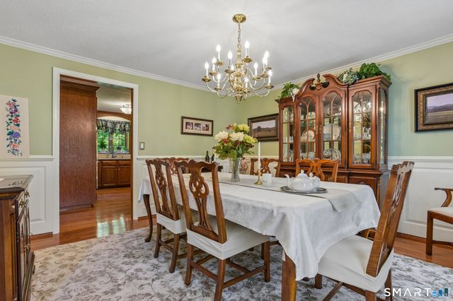 50 River View Court, Cheshire, CT 06410