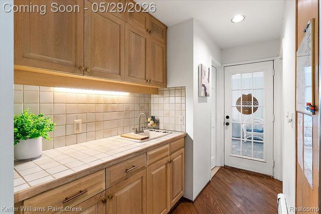 5795 Thorny Ash Road, Rochester, MI 48306