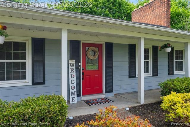 5795 Thorny Ash Road, Rochester, MI 48306