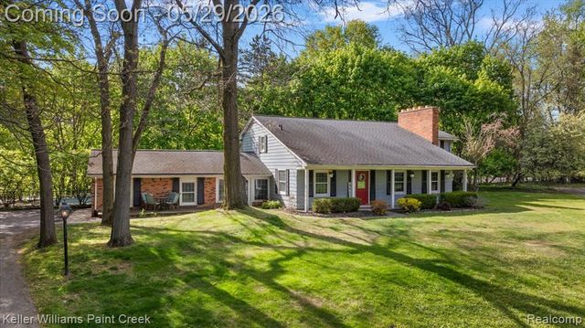 5795 Thorny Ash Road, Rochester, MI 48306