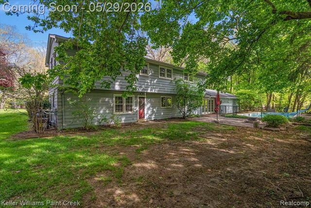 5795 Thorny Ash Road, Rochester, MI 48306