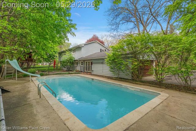 5795 Thorny Ash Road, Rochester, MI 48306
