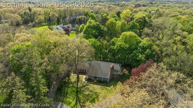 5795 Thorny Ash Road, Rochester, MI 48306