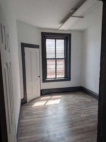 110 Gorham St 2B, Lowell, MA 01852