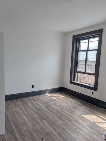 110 Gorham St 2B, Lowell, MA 01852