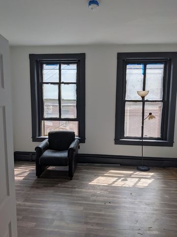 110 Gorham St 2B, Lowell, MA 01852