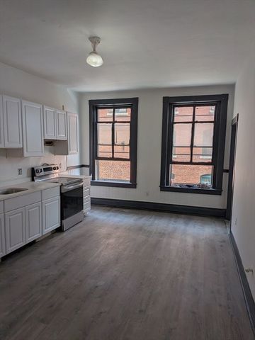 110 Gorham St 2B, Lowell, MA 01852