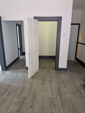 110 Gorham St 2B, Lowell, MA 01852