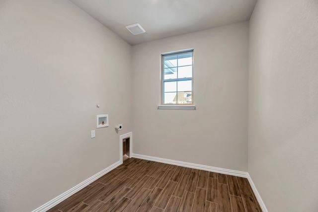 2 Ina Road, Sherman, TX 75090