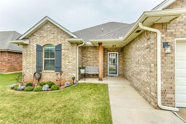 1801 W Zachary Way, Mustang, OK 73064