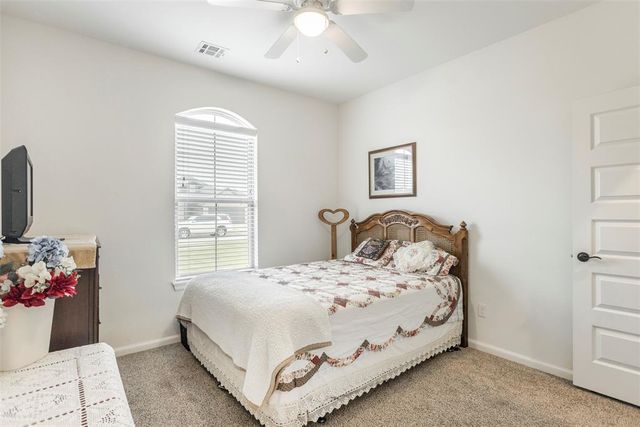 1801 W Zachary Way, Mustang, OK 73064