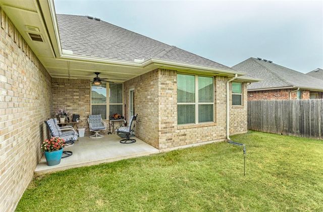1801 W Zachary Way, Mustang, OK 73064