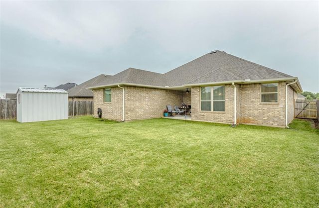 1801 W Zachary Way, Mustang, OK 73064
