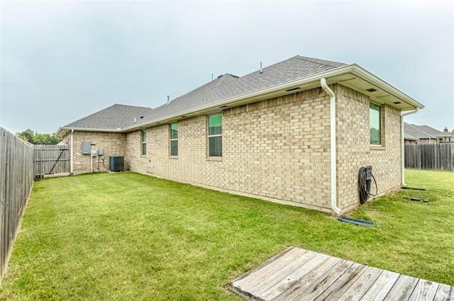 1801 W Zachary Way, Mustang, OK 73064