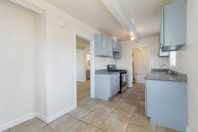 3927 Haywood St, Sacramento, CA 95838