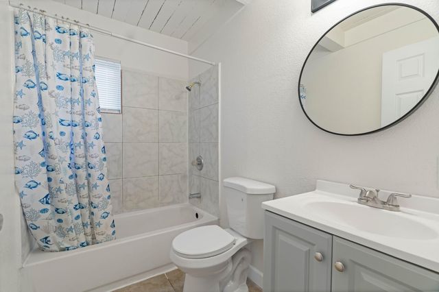 3927 Haywood St, Sacramento, CA 95838