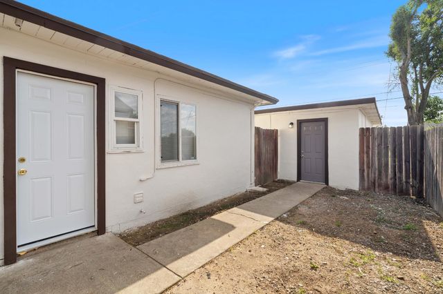 3927 Haywood St, Sacramento, CA 95838