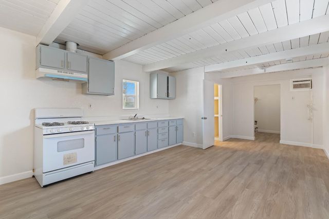 3927 Haywood St, Sacramento, CA 95838