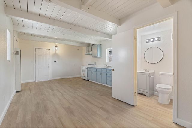 3927 Haywood St, Sacramento, CA 95838