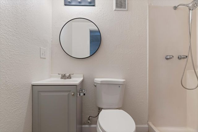 3927 Haywood St, Sacramento, CA 95838