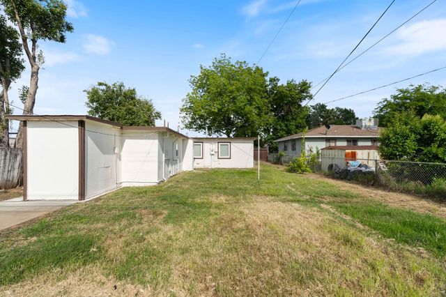 3927 Haywood St, Sacramento, CA 95838