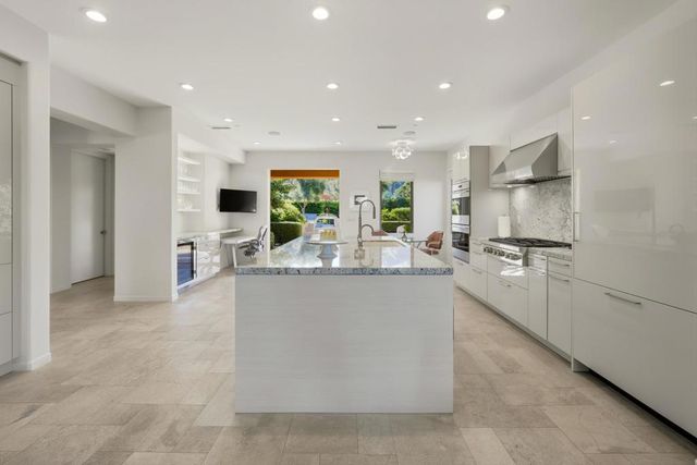 2923 Candlelight Lane, Palm Springs, CA 92264