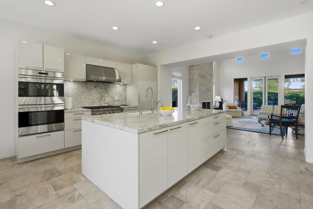 2923 Candlelight Lane, Palm Springs, CA 92264