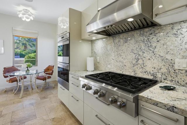 2923 Candlelight Lane, Palm Springs, CA 92264