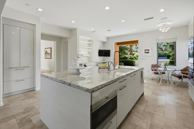 2923 Candlelight Lane, Palm Springs, CA 92264